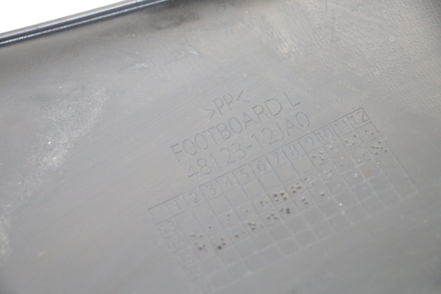 photo de CARENA PEDANA SINISTRA SUZUKI BURGMAN 125 (2015 - 2017) - Ricambio usato controllato