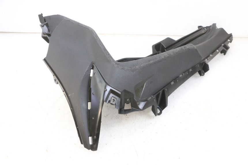 photo de CARENA PEDANA SINISTRA YAMAHA TRICITY 300 (2020 - 2024) - Primo piano ad alta risoluzione