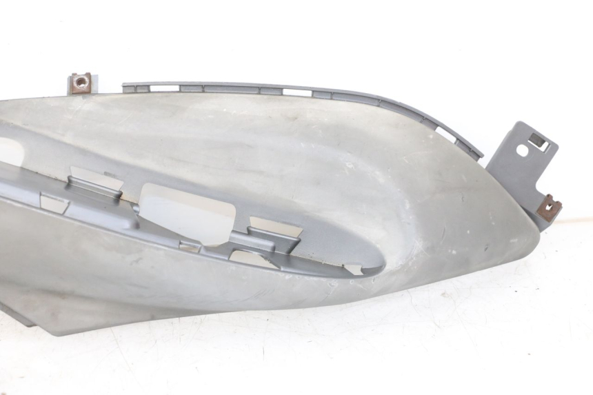 photo de CARENA PEDANA SINISTRA YAMAHA NEOS NEO'S 4T 50 (2008 - 2016) - Dettagli dei punti di fissaggio