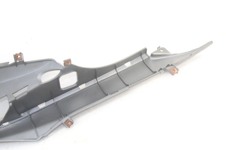 photo de CARENA PEDANA SINISTRA YAMAHA NEOS NEO'S 4T 50 (2008 - 2016) - Marcature e riferimenti originali