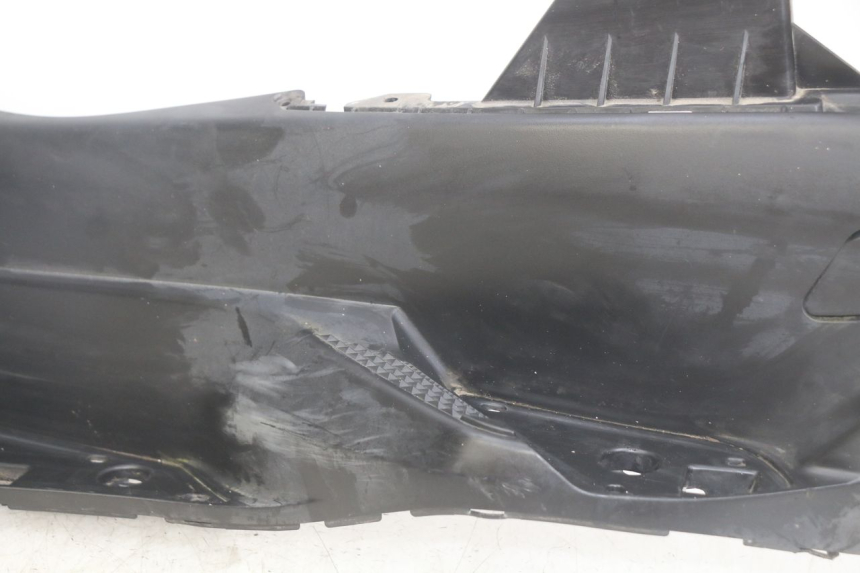 photo de PEDANA SINISTRA YAMAHA YP MAJESTY 400 (2004 - 2008) - Stato della superficie e materiale