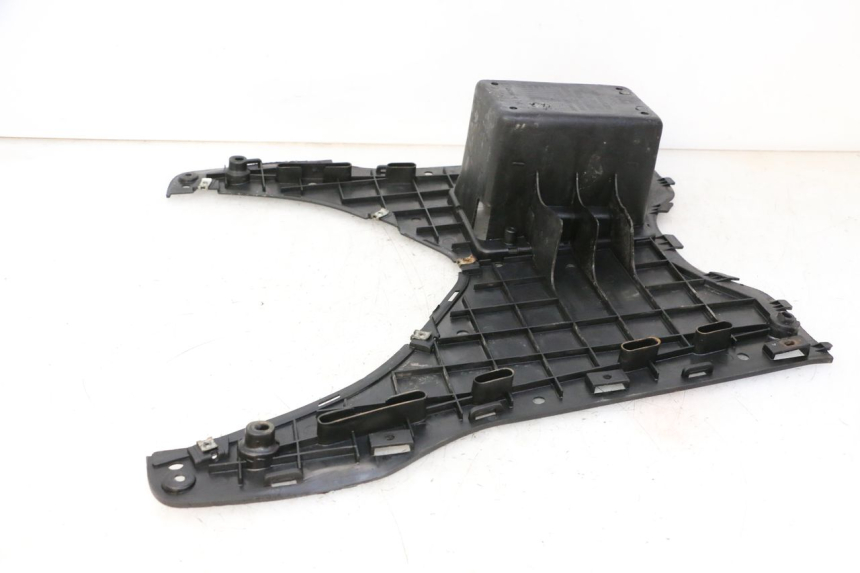 photo de CARENA PEDANA DAELIM HISTORY 125 (2001 - 2002) - Stato della superficie e materiale