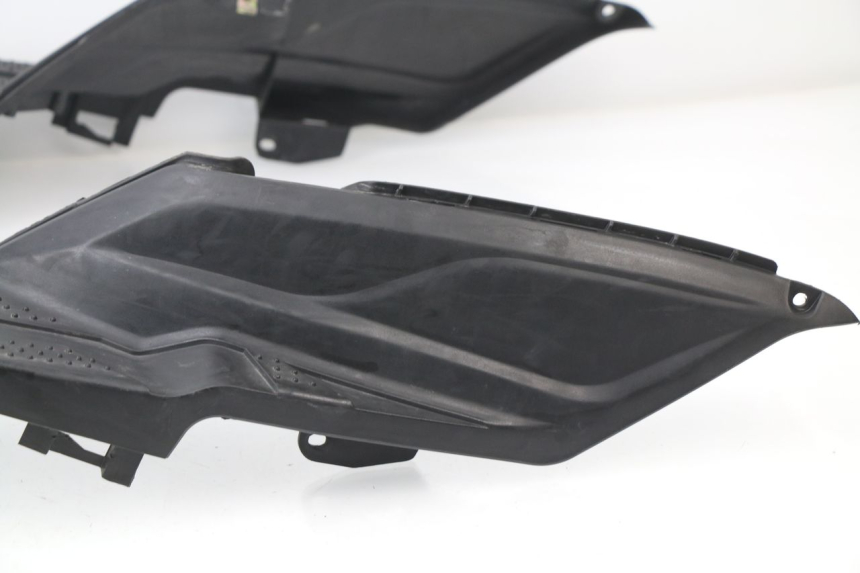 photo de Pedana SYM JET 4 50 (2010 - 2014) - Stato della superficie e materiale