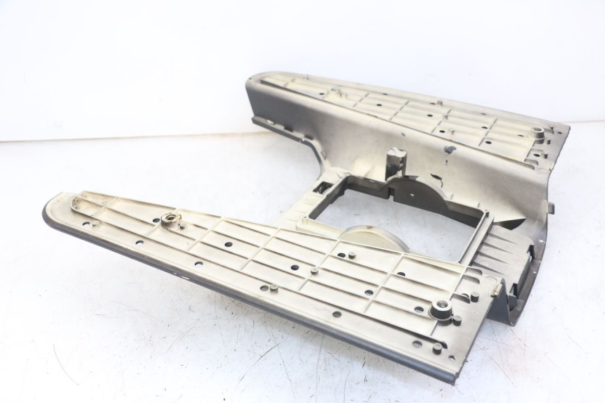 photo de CARENA PEDANA JM MOTORS VX 125 (2022 - 2025) - Dettaglio del componente