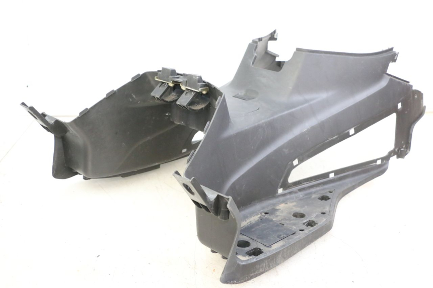 photo de CARENA PEDANA SYM JOYMAX 125 (2010 - 2017) - Caratteristiche distintive