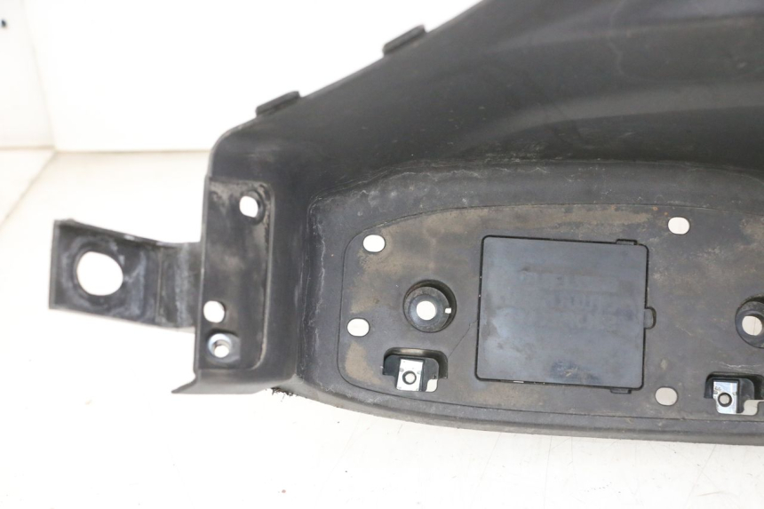 photo de CARENA PEDANA SYM JOYMAX 125 (2010 - 2017) - Focus sulla struttura