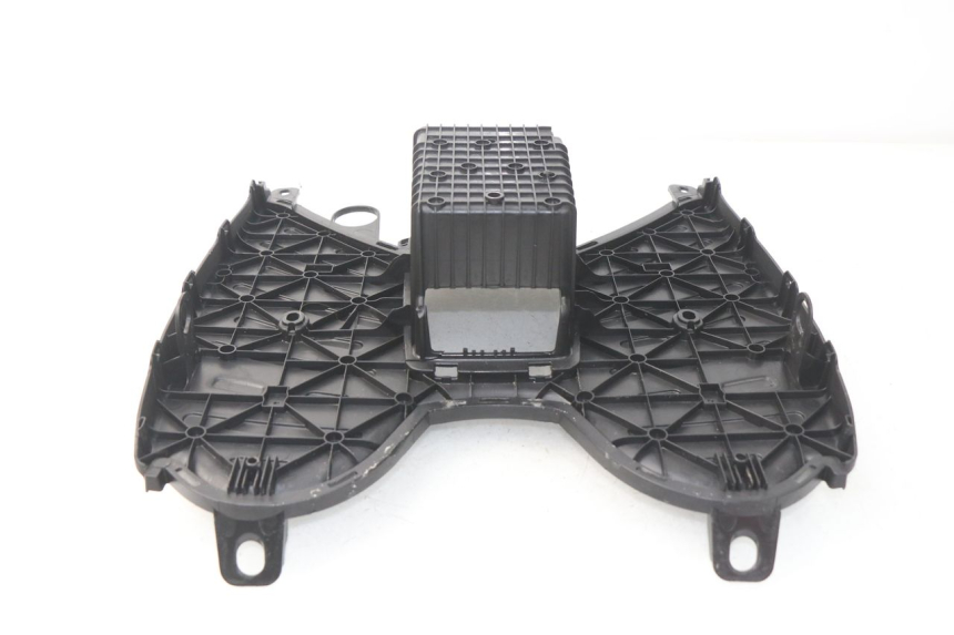 photo de Pedana PEUGEOT KISBEE 2T 50 (2010 - 2017) - Marcature e riferimenti originali