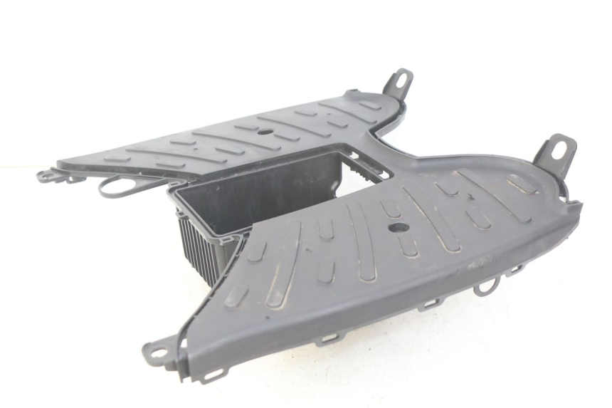 photo de PEDANA PEUGEOT KISBEE 2T 50 (2018 - 2022) - Dettagli dei punti di fissaggio