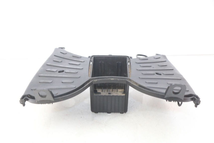 photo de PEDANA PEUGEOT KISBEE 4T 50 (2010 - 2017) - Vista d'insieme del prodotto