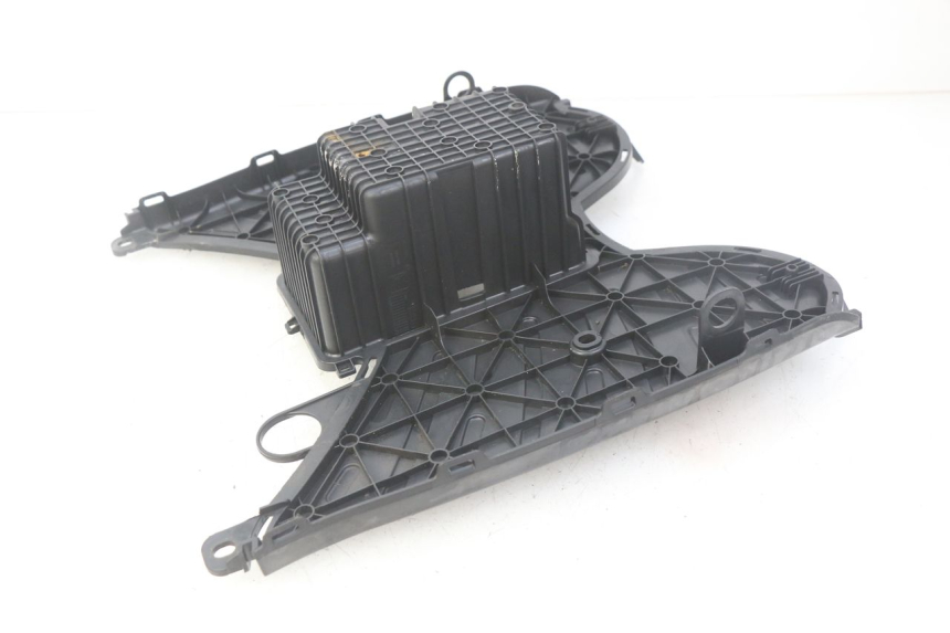 photo de PEDANA PEUGEOT KISBEE 4T 50 (2010 - 2017) - Dettagli dei punti di fissaggio