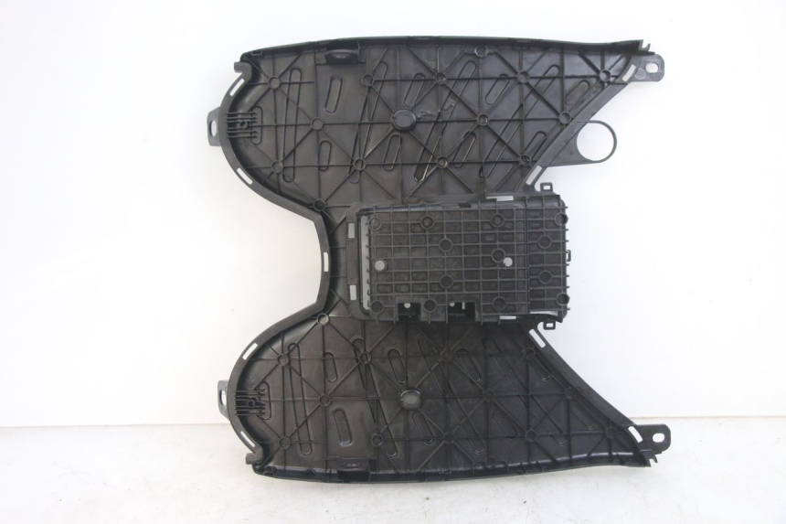 photo de PEDANA PEUGEOT KISBEE 4T 50 (2010 - 2017) - Dettagli dei punti di fissaggio