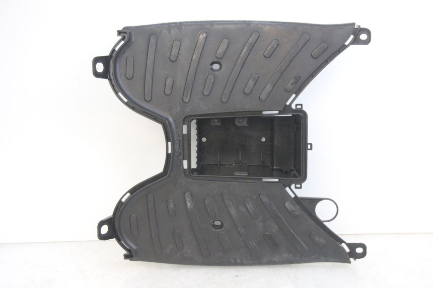 photo de PEDANA PEUGEOT KISBEE 4T 50 (2010 - 2017) - Stato della superficie e materiale