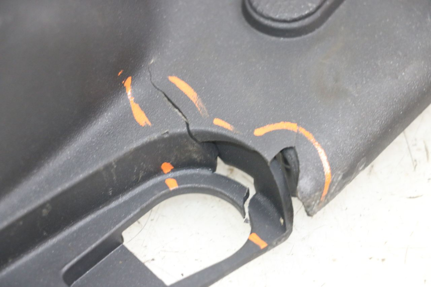 photo de PEDANE PIAGGIO LIBERTY 4T 50 (2004 - 2008) - Stato della superficie e materiale