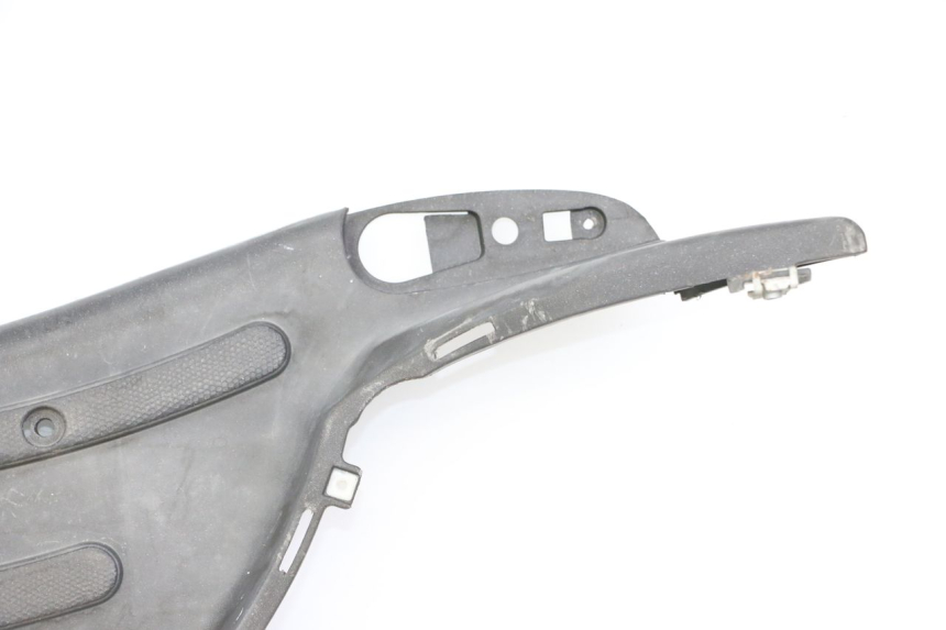 photo de CARENA PEDANA PIAGGIO LIBERTY 4T 50 (2009 - 2015) - Altra vista dell'articolo