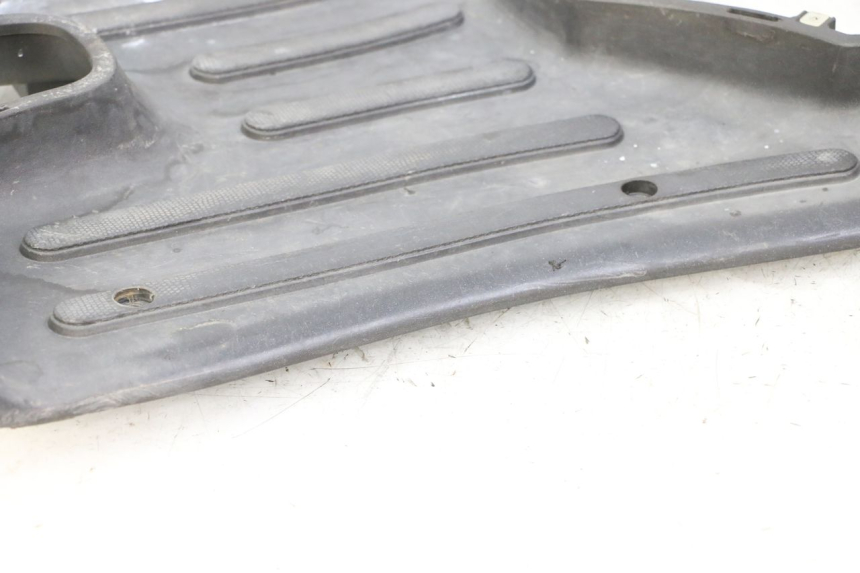 photo de CARENA PEDANA PIAGGIO LIBERTY 4T 50 (2009 - 2015) - Altra angolazione