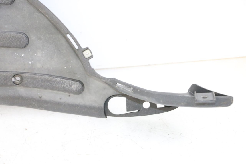 photo de CARENA PEDANA PIAGGIO LIBERTY 4T 50 (2009 - 2015) - Marcature e riferimenti originali