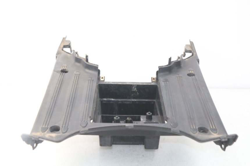 photo de Pedana KYMCO LIKE 4T 50 (2009 - 2018) - Dettagli dei punti di fissaggio