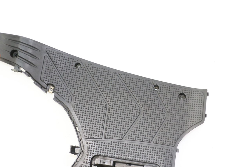 photo de CARENA PEDANA LONGJIA SHARPY 125 (2020 - 2024) - Stato della superficie e materiale