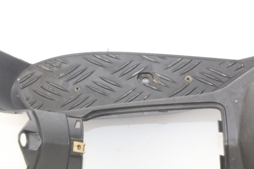 photo de CARENA PEDANA PEUGEOT LUDIX BLASTER 50 (2006 - 2014) - Zoom sui componenti