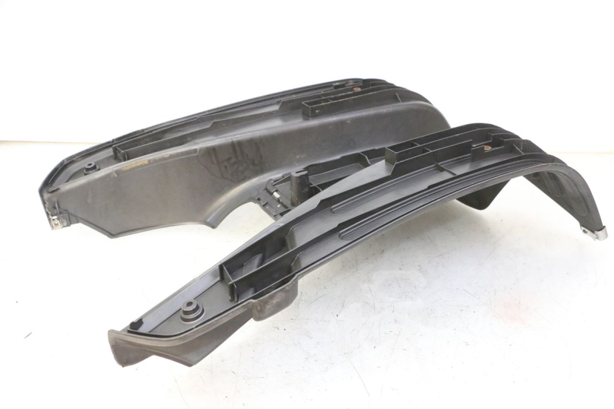 photo de CARENA PEDANA PIAGGIO LXV 4T 50 (2009 - 2013) - Dettaglio del componente