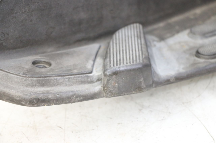 photo de CARENA PEDANA PIAGGIO LXV 4T 50 (2009 - 2013) - Ispezione visiva dettagliata