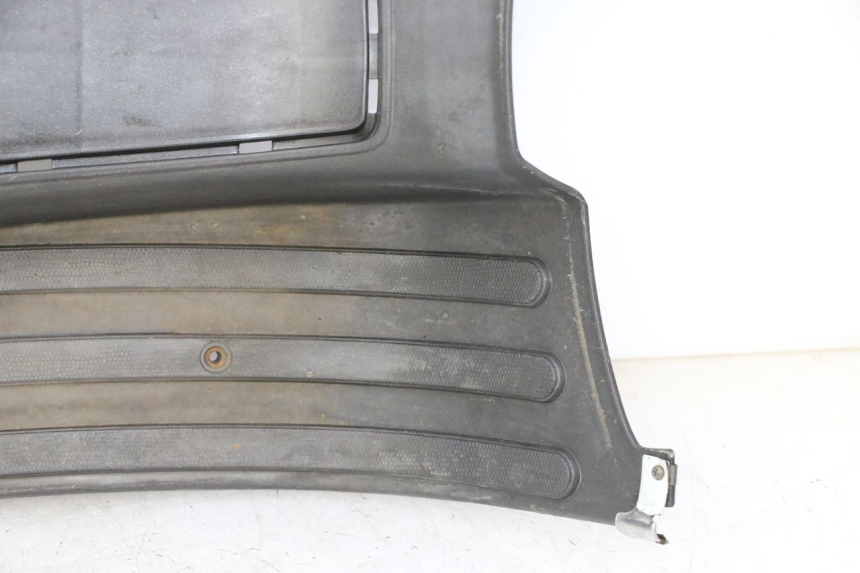 photo de CARENA PEDANA PIAGGIO LXV 4T 50 (2009 - 2013) - Focus sulla struttura