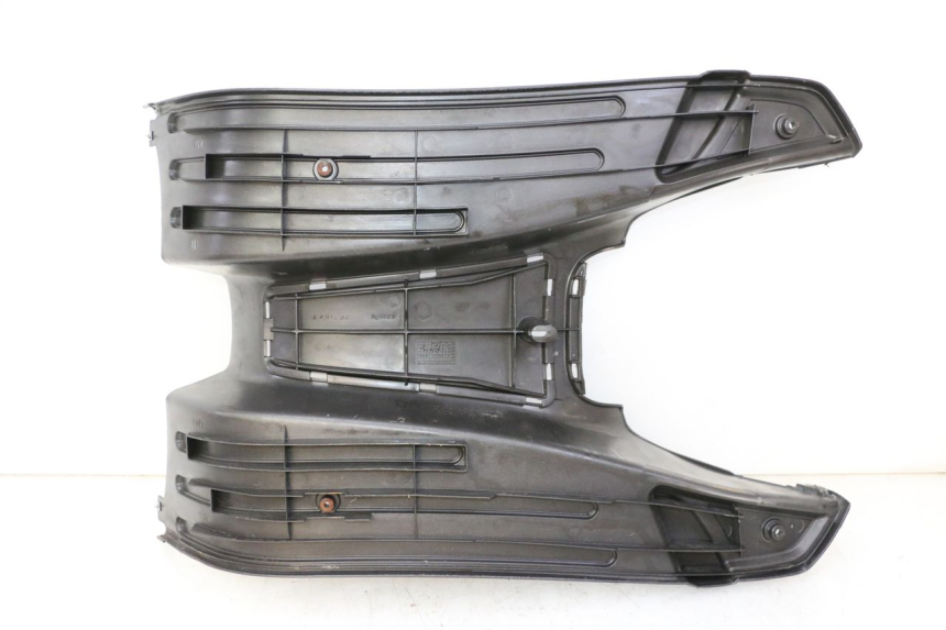 photo de CARENA PEDANA PIAGGIO LXV 4T 50 (2009 - 2013) - Stato della superficie e materiale