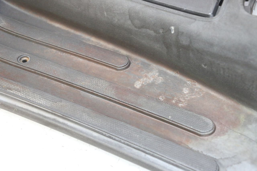 photo de CARENA PEDANA PIAGGIO LXV 4T 50 (2009 - 2013) - Ricambio usato controllato