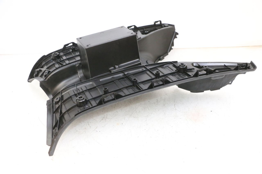 photo de CARENA PEDANA JM MOTORS OLDIES GT 4T 50 (2018 - 2025) - Altra angolazione