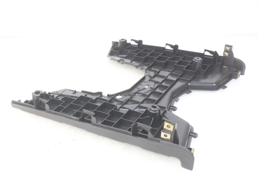 photo de CARENA PEDANA SYM ORBIT III 3 4T 50 (2021 - 2025) - Zoom sullo stato d'uso