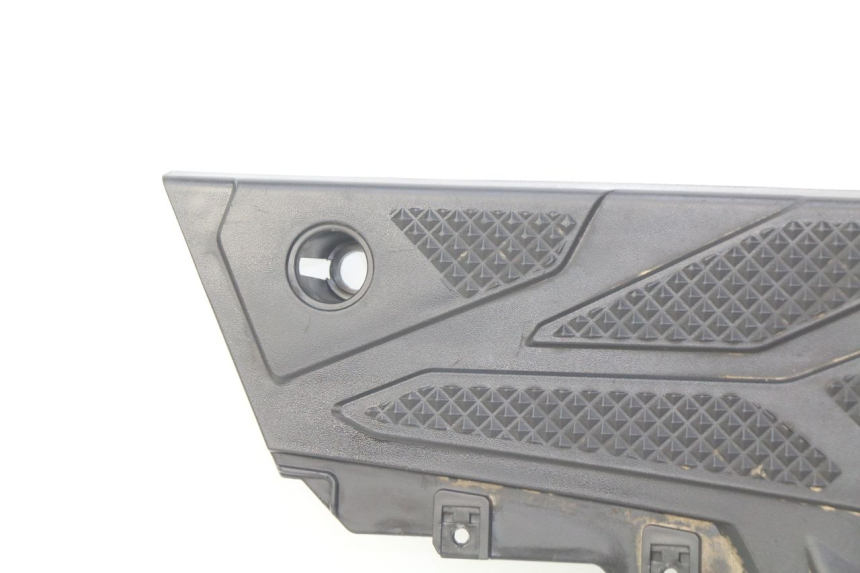 photo de CARENA PEDANA SYM ORBIT III 3 4T 50 (2021 - 2025) - Stato della superficie e materiale