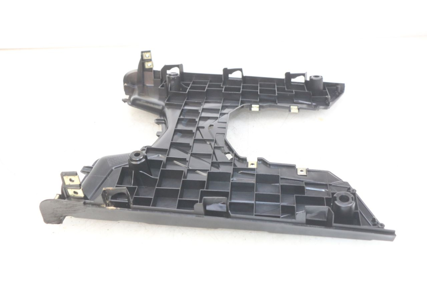 photo de CARENA PEDANA SYM ORBIT III 3 4T 50 (2021 - 2025) - Dettagli dei punti di fissaggio