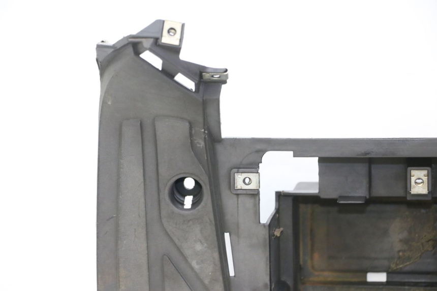 photo de CARENA PEDANA PEUGEOT BELVILLE 125 (2017 - 2021) - Altra vista dell'articolo