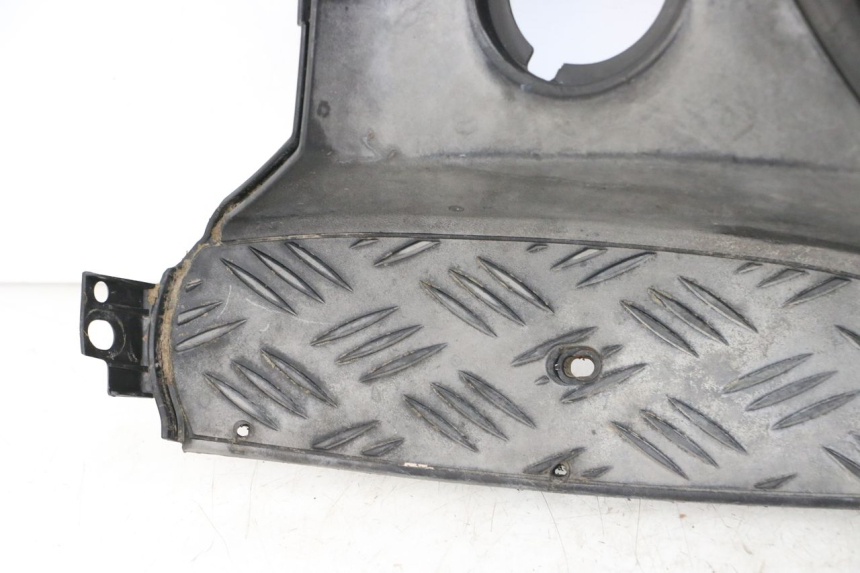 photo de CARENA PEDANA PEUGEOT SPEEDFIGHT 3 LC 2T 50 (2009 - 2015) - Focus sulla struttura