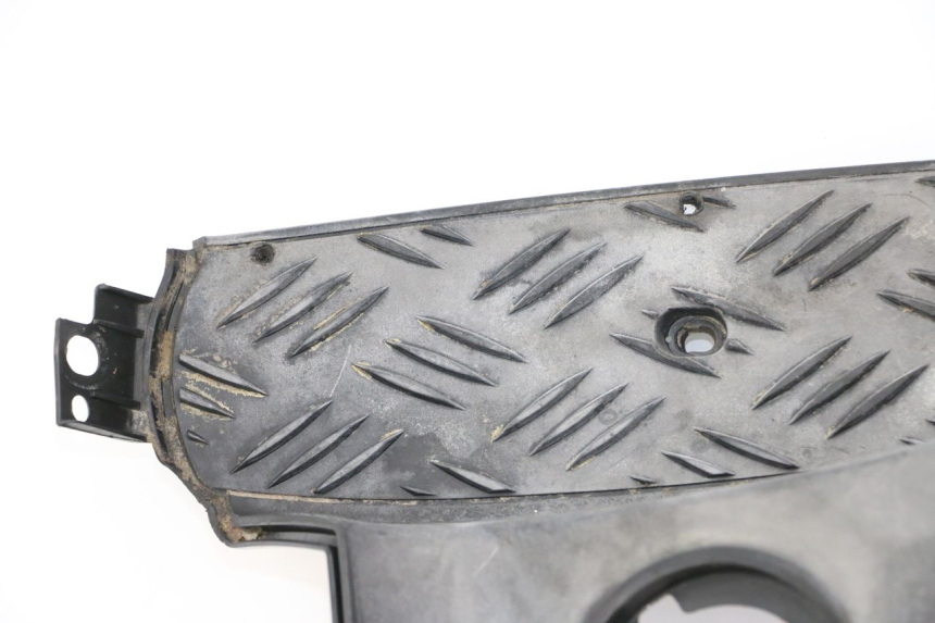 photo de CARENA PEDANA PEUGEOT SPEEDFIGHT 3 LC 2T 50 (2009 - 2015) - Angolazione alternativa