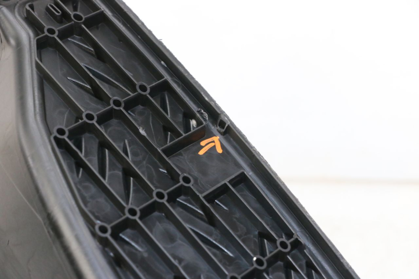 photo de CARENA PEDANA PEUGEOT SPEEDFIGHT 3 LC 2T 50 (2009 - 2015) - Vista d'insieme del prodotto