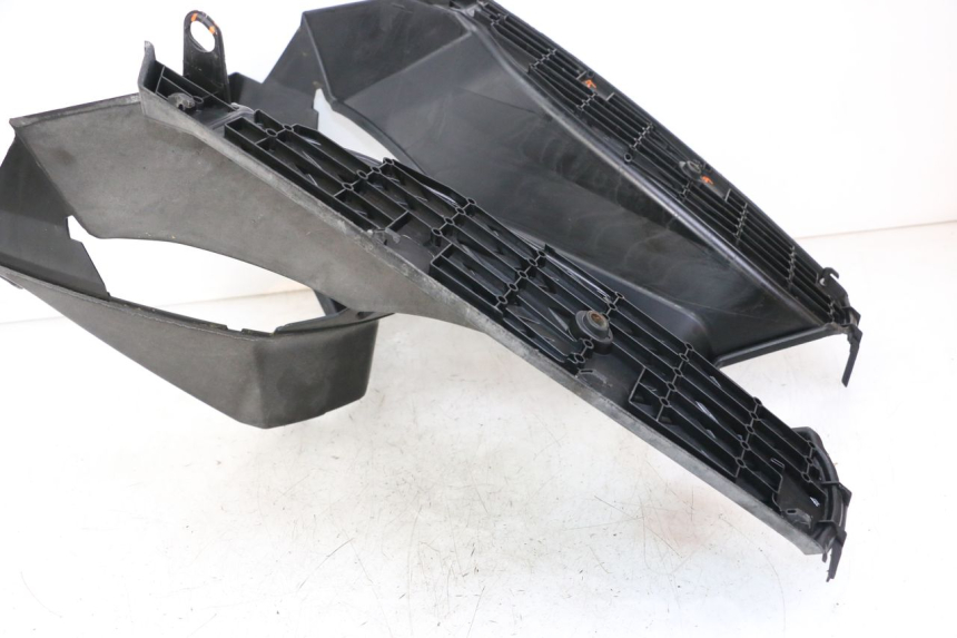 photo de CARENA PEDANA PEUGEOT SPEEDFIGHT 3 LC 2T 50 (2009 - 2015) - Ricambio usato controllato