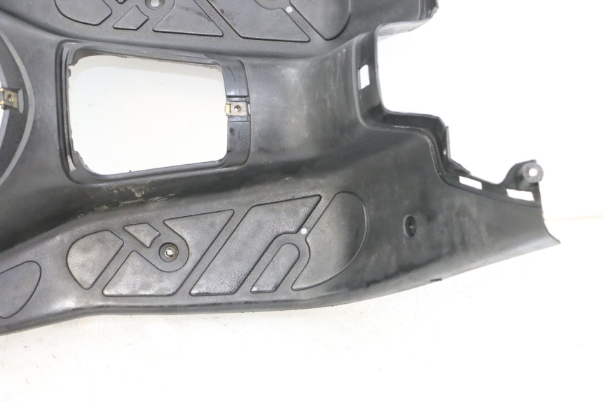 photo de CARENA PEDANA PEUGEOT TKR TREKKER FURIOUS 50 (2005 - 2014) - Focus sulla struttura