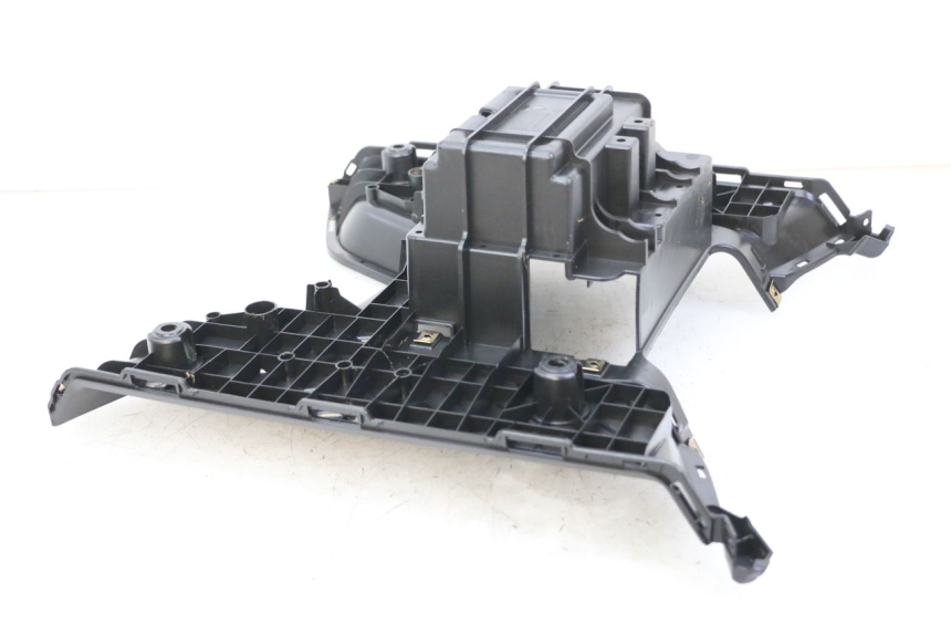 photo de CARENA PEDANA PEUGEOT TWEET 4T 50 (2023 - 2025) - Zoom sullo stato d'uso