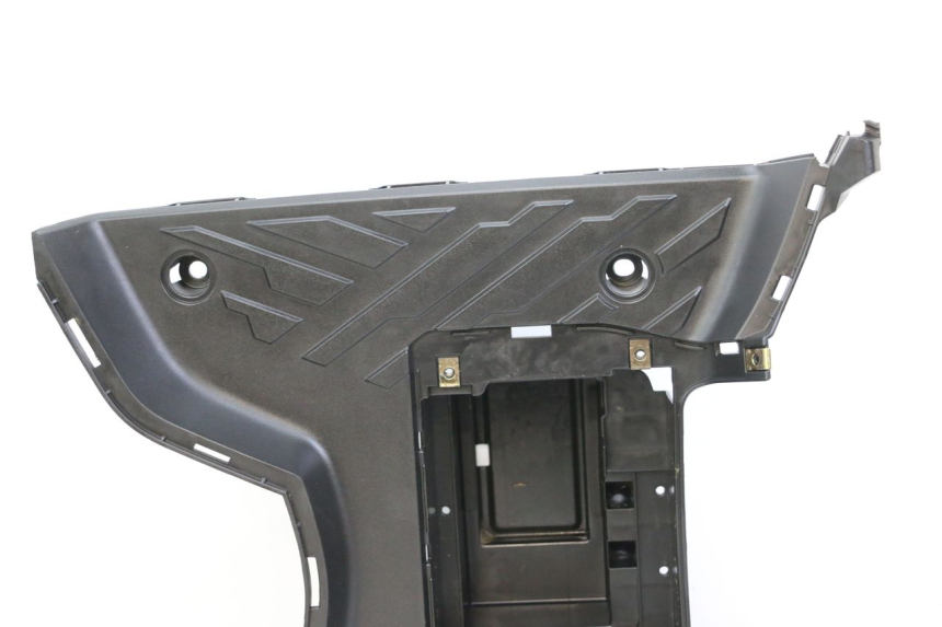 photo de CARENA PEDANA PEUGEOT TWEET 4T 50 (2023 - 2025) - Ricambio usato controllato