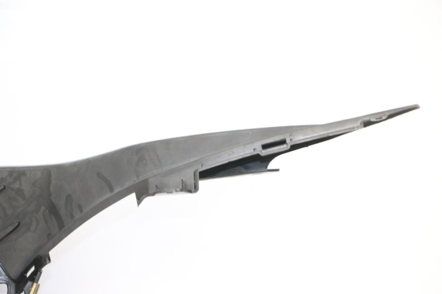 photo de CARENA PEDANA PEUGEOT TWEET 4T 50 (2014 - 2019) - Caratteristiche distintive