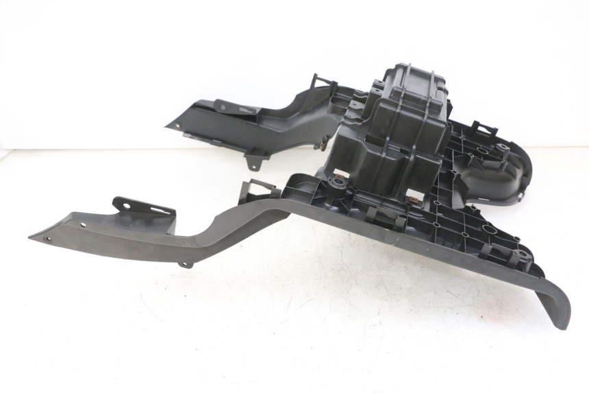 photo de CARENA PEDANA PEUGEOT TWEET 4T 50 (2014 - 2019) - Ricambio usato controllato