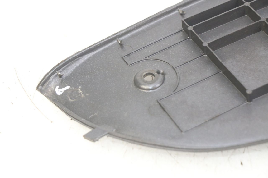 photo de MARCHE PIED APRILIA SCARABEO 100 (2003 - 2012) - Dettagli dei punti di fissaggio