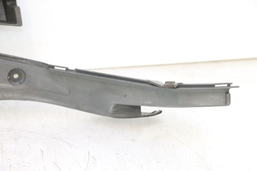 photo de CARENA PEDANA HONDA SH 125 (2001 - 2003) - Zoom sullo stato d'uso