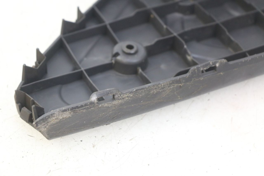 photo de PEDANA SUZUKI SIXTEEN 125 (2008 - 2010) - Dettaglio del componente