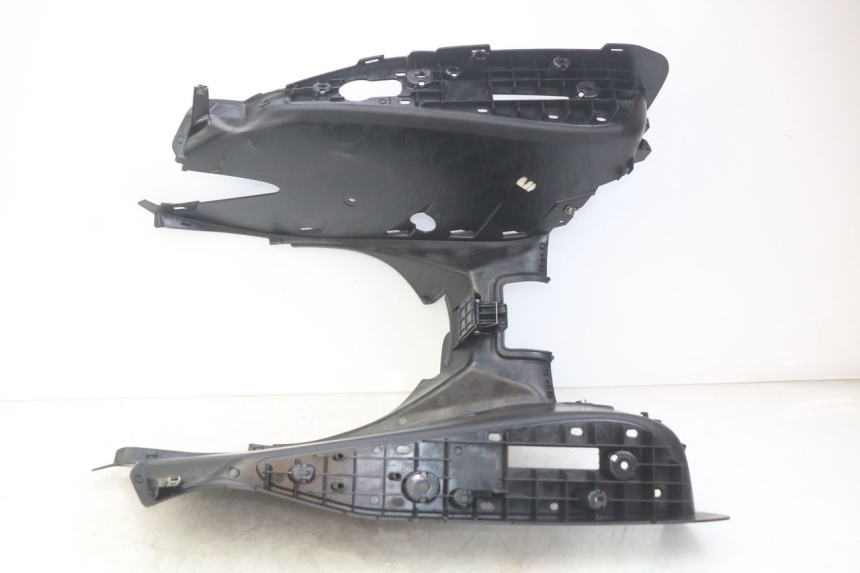 photo de PEDANE MBK SKYCRUISER 125 (2010 - 2013) - Stato della superficie e materiale