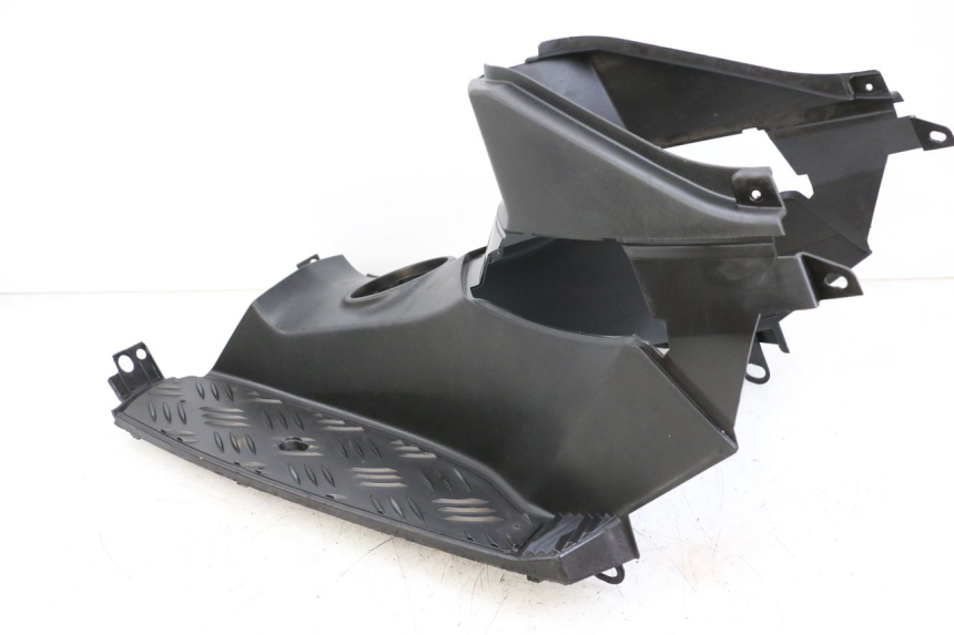 photo de CARENA PEDANA PEUGEOT SPEEDFIGHT 4 2T 50 (2015 - 2019) - Dettagli dei punti di fissaggio