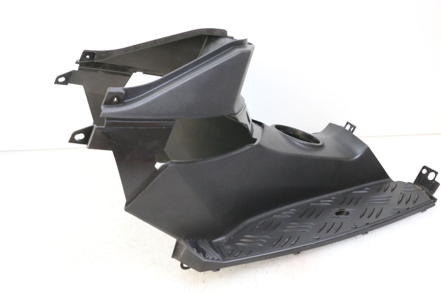 photo de CARENA PEDANA PEUGEOT SPEEDFIGHT 4 2T 50 (2015 - 2019) - Stato della superficie e materiale