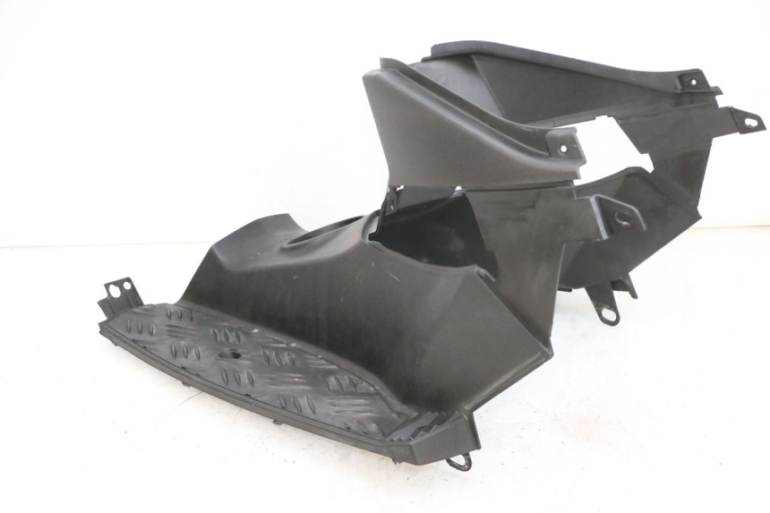 photo de CARENA PEDANA PEUGEOT SPEEDFIGHT 4 4T EFI 50 (2021 - 2025) - Zoom sui componenti