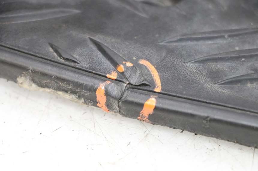 photo de CARENA PEDANA PEUGEOT SPEEDFIGHT 4 4T EFI 50 (2021 - 2025) - Focus sulla struttura